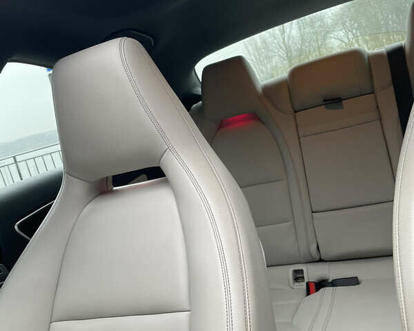 Белый Мерседес ЦЛА-класс, объемом двигателя 1.99 л и пробегом 169 тыс. км за 15500 $, фото 19 на Automoto.ua