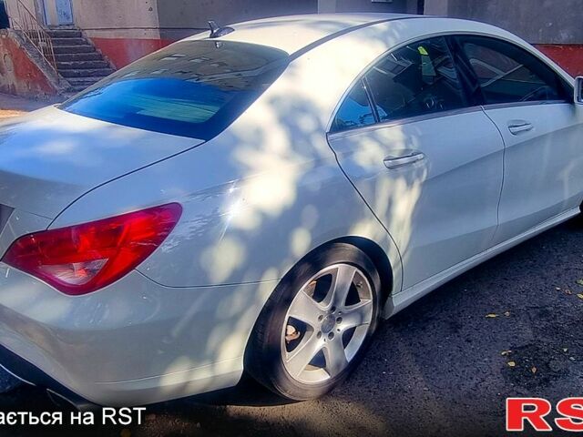 Белый Мерседес ЦЛА-класс, объемом двигателя 2 л и пробегом 129 тыс. км за 15500 $, фото 4 на Automoto.ua