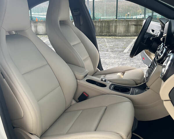 Белый Мерседес ЦЛА-класс, объемом двигателя 1.99 л и пробегом 74 тыс. км за 20000 $, фото 9 на Automoto.ua