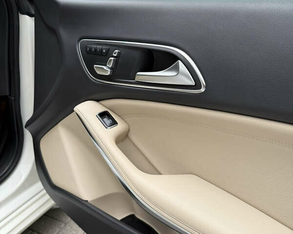 Белый Мерседес ЦЛА-класс, объемом двигателя 2 л и пробегом 73 тыс. км за 18900 $, фото 11 на Automoto.ua