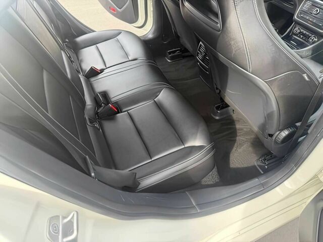 Білий Мерседес ЦЛА-клас, об'ємом двигуна 2 л та пробігом 78 тис. км за 10000 $, фото 13 на Automoto.ua