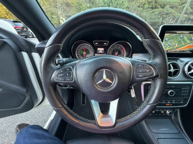 Белый Мерседес ЦЛА-класс, объемом двигателя 2 л и пробегом 77 тыс. км за 5500 $, фото 6 на Automoto.ua