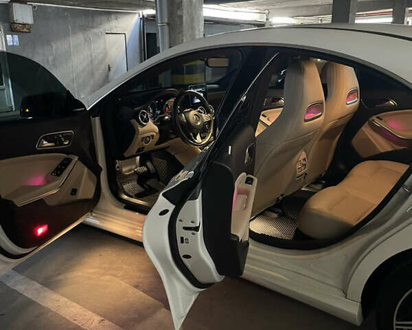 Белый Мерседес ЦЛА-класс, объемом двигателя 1.99 л и пробегом 58 тыс. км за 22500 $, фото 18 на Automoto.ua