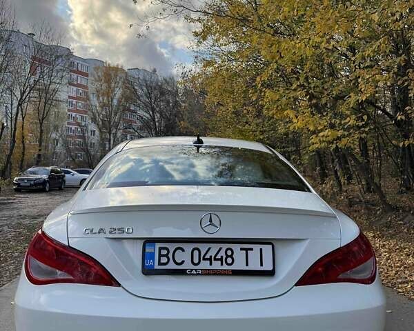 Мерседес ЦЛА-класс 2017 в Хмельницком на Automoto.ua Белый Мерседес ЦЛА-класс, объемом двигателя 1.99 л и пробегом 119 тыс. км за 20000 $, фото 2 на Automoto.ua