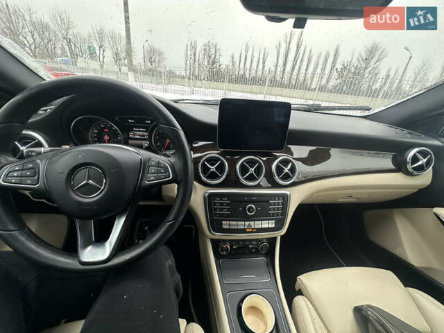 Белый Мерседес ЦЛА-класс, объемом двигателя 1.99 л и пробегом 166 тыс. км за 17500 $, фото 9 на Automoto.ua