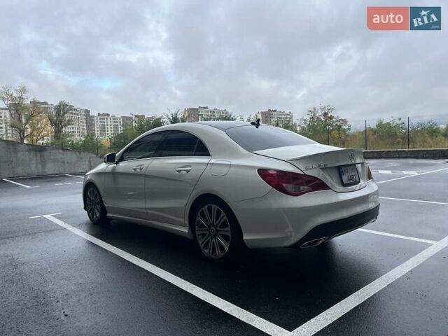 Белый Мерседес ЦЛА-класс, объемом двигателя 1.99 л и пробегом 67 тыс. км за 18000 $, фото 6 на Automoto.ua