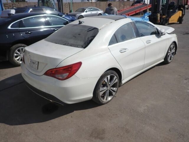 Белый Мерседес ЦЛА-класс, объемом двигателя 2 л и пробегом 160 тыс. км за 7500 $, фото 4 на Automoto.ua