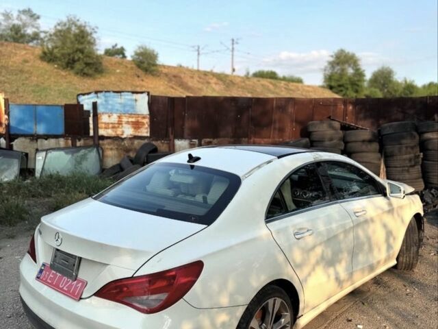 Белый Мерседес ЦЛА-класс, объемом двигателя 2 л и пробегом 160 тыс. км за 7500 $, фото 3 на Automoto.ua