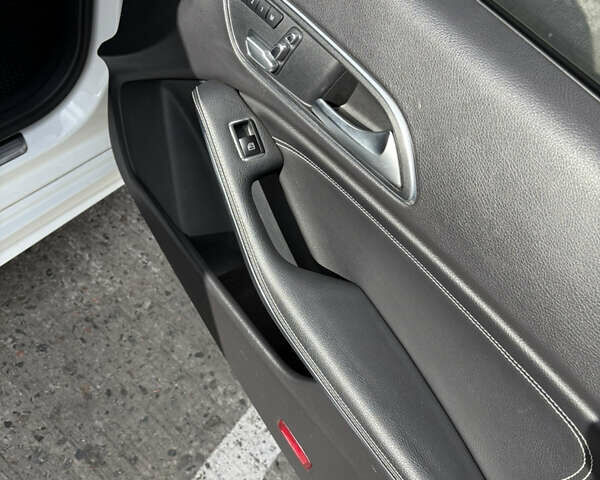 Белый Мерседес ЦЛА-класс, объемом двигателя 1.99 л и пробегом 97 тыс. км за 21000 $, фото 15 на Automoto.ua