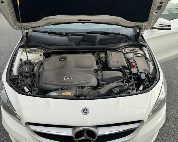 Белый Мерседес ЦЛА-класс, объемом двигателя 1.99 л и пробегом 105 тыс. км за 19900 $, фото 8 на Automoto.ua