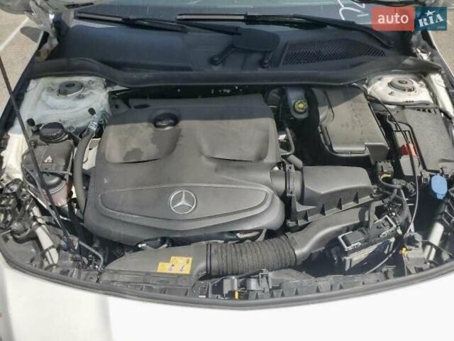 Белый Мерседес ЦЛА-класс, объемом двигателя 1.99 л и пробегом 88 тыс. км за 21200 $, фото 6 на Automoto.ua