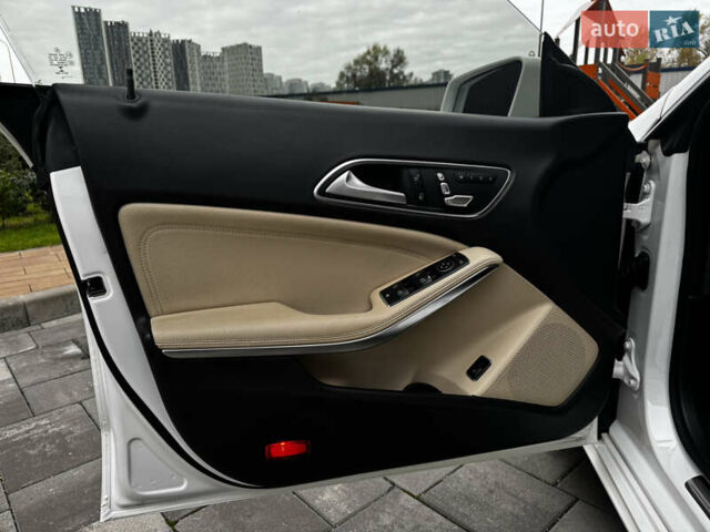 Белый Мерседес ЦЛА-класс, объемом двигателя 2 л и пробегом 95 тыс. км за 16999 $, фото 6 на Automoto.ua