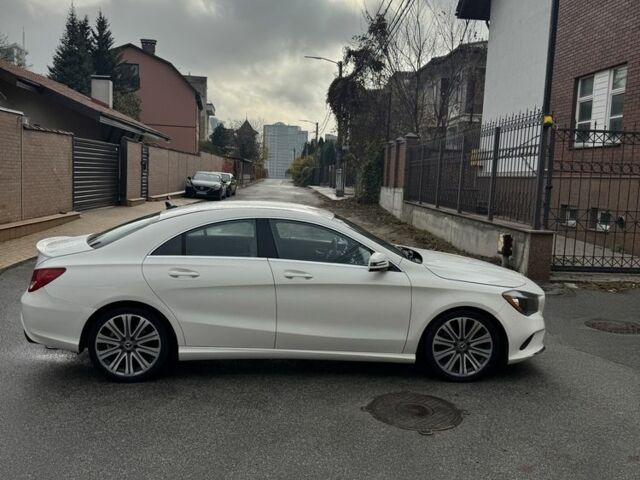 Белый Мерседес ЦЛА-класс, объемом двигателя 2 л и пробегом 105 тыс. км за 19900 $, фото 3 на Automoto.ua