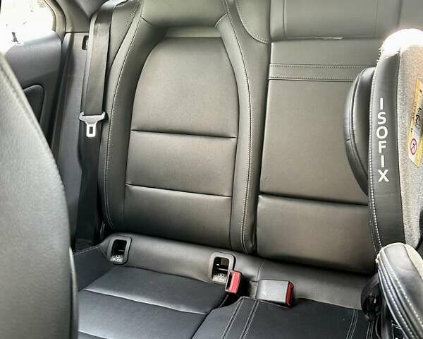 Белый Мерседес ЦЛА-класс, объемом двигателя 1.99 л и пробегом 88 тыс. км за 21200 $, фото 8 на Automoto.ua