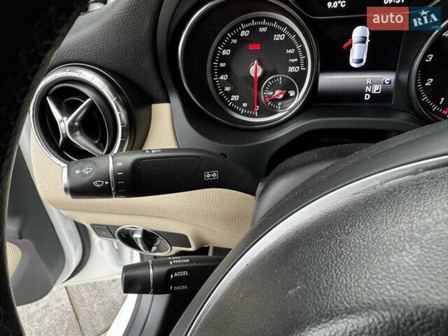 Белый Мерседес ЦЛА-класс, объемом двигателя 2 л и пробегом 95 тыс. км за 17800 $, фото 29 на Automoto.ua