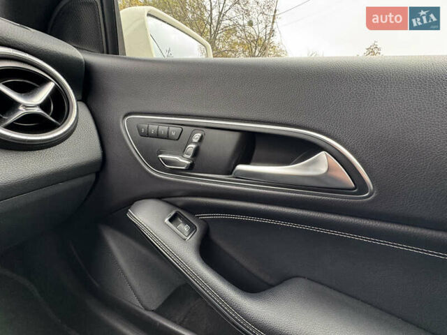 Белый Мерседес ЦЛА-класс, объемом двигателя 1.99 л и пробегом 105 тыс. км за 19900 $, фото 19 на Automoto.ua