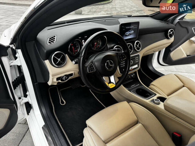 Белый Мерседес ЦЛА-класс, объемом двигателя 2 л и пробегом 95 тыс. км за 16999 $, фото 10 на Automoto.ua