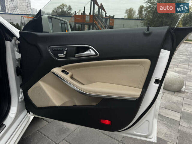 Белый Мерседес ЦЛА-класс, объемом двигателя 2 л и пробегом 95 тыс. км за 16999 $, фото 15 на Automoto.ua