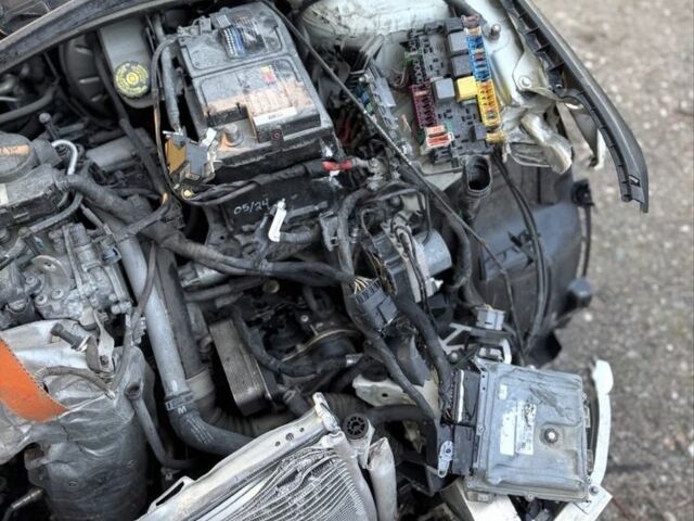 Белый Мерседес ЦЛА-класс, объемом двигателя 2 л и пробегом 160 тыс. км за 7500 $, фото 5 на Automoto.ua