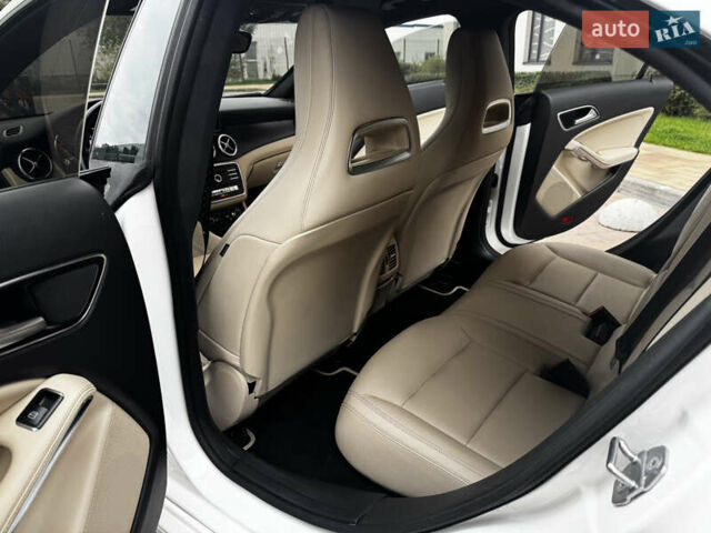 Белый Мерседес ЦЛА-класс, объемом двигателя 2 л и пробегом 95 тыс. км за 17800 $, фото 13 на Automoto.ua