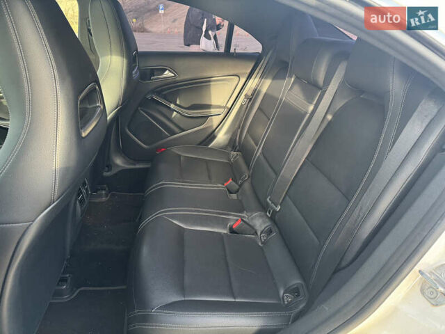 Белый Мерседес ЦЛА-класс, объемом двигателя 1.99 л и пробегом 79 тыс. км за 19700 $, фото 31 на Automoto.ua