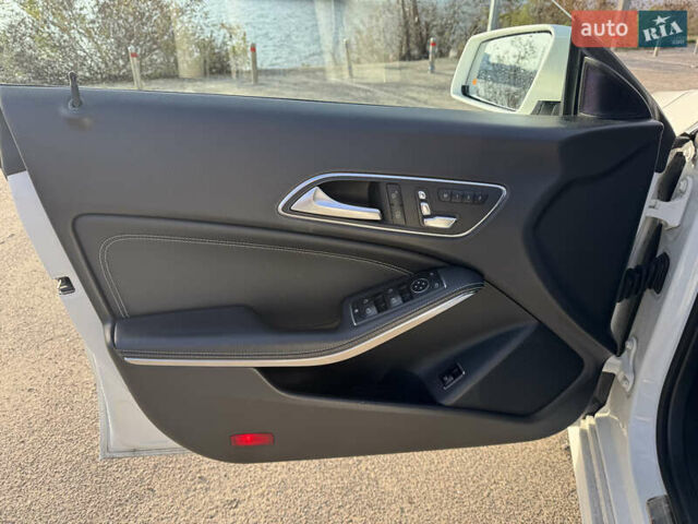 Белый Мерседес ЦЛА-класс, объемом двигателя 1.99 л и пробегом 79 тыс. км за 19700 $, фото 27 на Automoto.ua