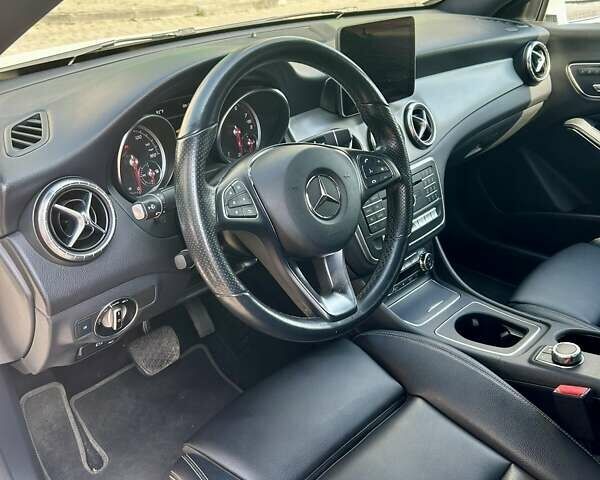 Белый Мерседес ЦЛА-класс, объемом двигателя 1.99 л и пробегом 88 тыс. км за 21200 $, фото 11 на Automoto.ua