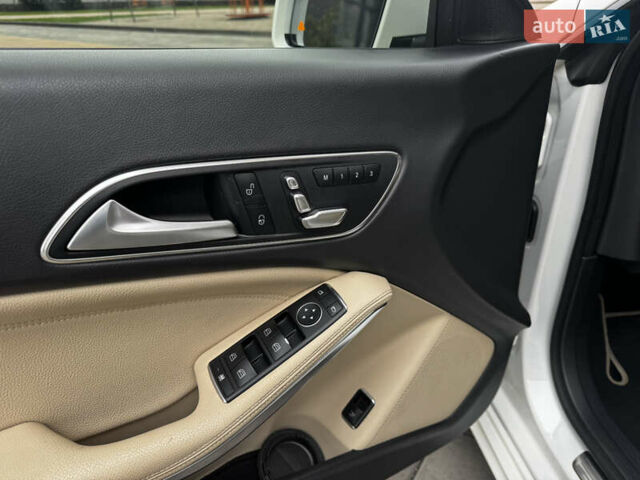 Белый Мерседес ЦЛА-класс, объемом двигателя 2 л и пробегом 95 тыс. км за 17800 $, фото 8 на Automoto.ua