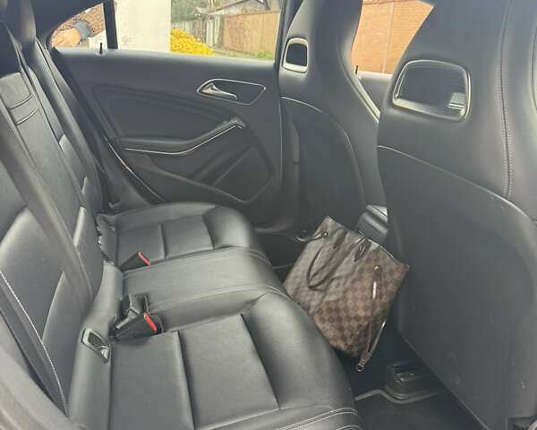 Белый Мерседес ЦЛА-класс, объемом двигателя 1.99 л и пробегом 105 тыс. км за 19900 $, фото 12 на Automoto.ua