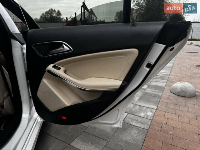 Белый Мерседес ЦЛА-класс, объемом двигателя 2 л и пробегом 95 тыс. км за 17800 $, фото 14 на Automoto.ua