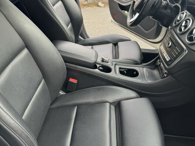 Белый Мерседес ЦЛА-класс, объемом двигателя 2 л и пробегом 105 тыс. км за 19900 $, фото 17 на Automoto.ua