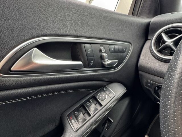 Белый Мерседес ЦЛА-класс, объемом двигателя 2 л и пробегом 105 тыс. км за 19900 $, фото 16 на Automoto.ua