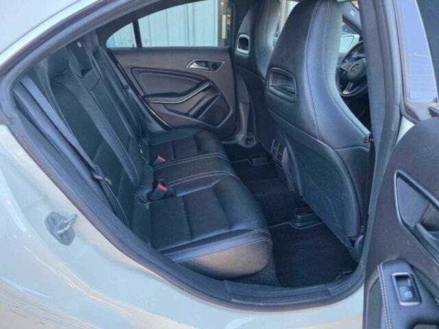 Белый Мерседес ЦЛА-класс, объемом двигателя 2 л и пробегом 31 тыс. км за 14200 $, фото 8 на Automoto.ua