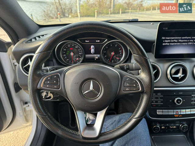 Белый Мерседес ЦЛА-класс, объемом двигателя 1.99 л и пробегом 79 тыс. км за 19700 $, фото 25 на Automoto.ua