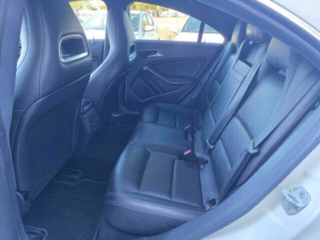 Белый Мерседес ЦЛА-класс, объемом двигателя 2 л и пробегом 31 тыс. км за 14200 $, фото 9 на Automoto.ua