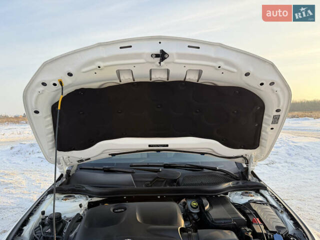 Белый Мерседес ЦЛА-класс, объемом двигателя 2 л и пробегом 55 тыс. км за 21777 $, фото 85 на Automoto.ua