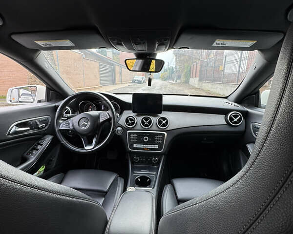 Белый Мерседес ЦЛА-класс, объемом двигателя 1.99 л и пробегом 105 тыс. км за 19900 $, фото 14 на Automoto.ua