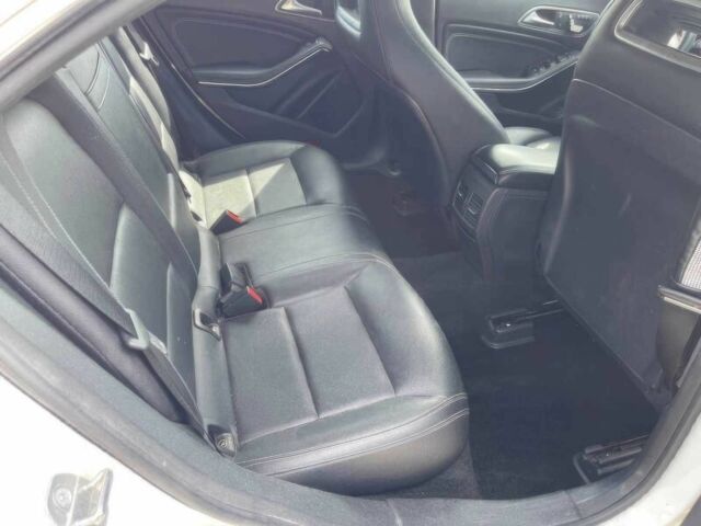 Белый Мерседес ЦЛА-класс, объемом двигателя 2 л и пробегом 52 тыс. км за 17400 $, фото 8 на Automoto.ua