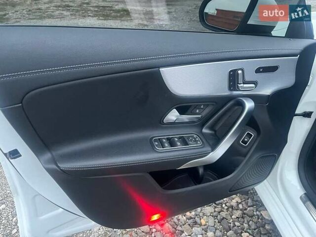 Білий Мерседес ЦЛА-клас, об'ємом двигуна 1.99 л та пробігом 89 тис. км за 30000 $, фото 7 на Automoto.ua