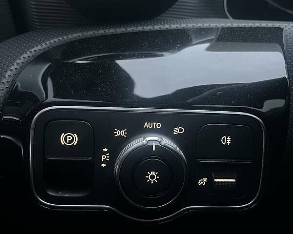 Білий Мерседес ЦЛА-клас, об'ємом двигуна 2 л та пробігом 89 тис. км за 30210 $, фото 16 на Automoto.ua