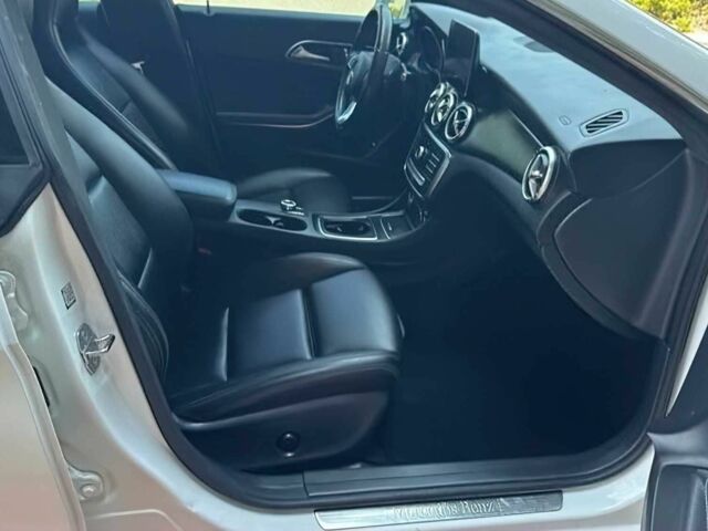 Мерседес ЦЛА-класс 2019 в Днепре (Днепропетровске) на Automoto.ua Белый Мерседес ЦЛА-класс, объемом двигателя 2 л и пробегом 42 тыс. км за 7500 $, фото 9 на Automoto.ua
