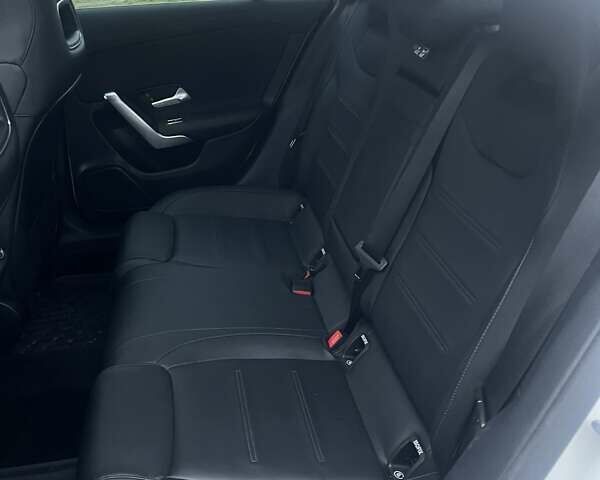 Білий Мерседес ЦЛА-клас, об'ємом двигуна 2 л та пробігом 89 тис. км за 30210 $, фото 13 на Automoto.ua