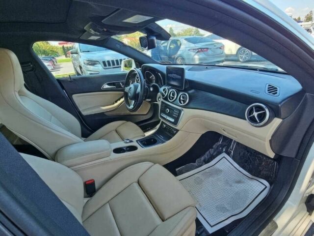 Білий Мерседес ЦЛА-клас, об'ємом двигуна 2 л та пробігом 50 тис. км за 12800 $, фото 9 на Automoto.ua