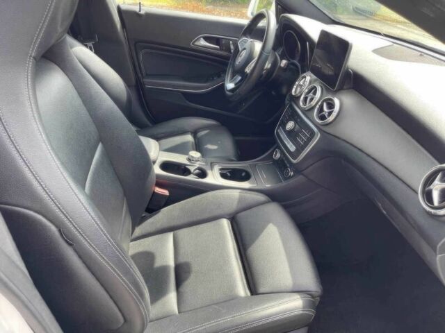 Белый Мерседес ЦЛА-класс, объемом двигателя 2 л и пробегом 52 тыс. км за 17400 $, фото 4 на Automoto.ua