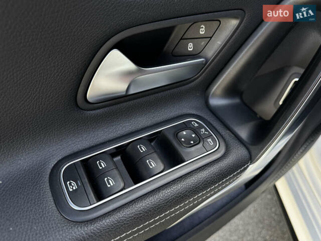 Белый Мерседес ЦЛА-класс, объемом двигателя 2 л и пробегом 83 тыс. км за 41500 $, фото 37 на Automoto.ua