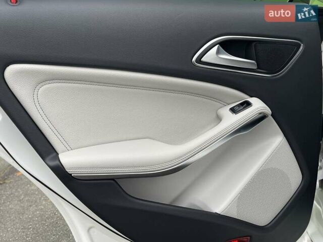 Белый Мерседес ЦЛА-класс, объемом двигателя 1.99 л и пробегом 95 тыс. км за 20800 $, фото 39 на Automoto.ua