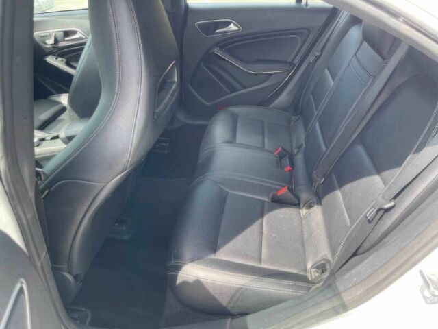 Белый Мерседес ЦЛА-класс, объемом двигателя 2 л и пробегом 52 тыс. км за 17400 $, фото 7 на Automoto.ua