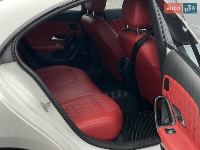 Мерседес ЦЛА-класс 2019 в Киеве на Automoto.ua Белый Мерседес ЦЛА-класс, объемом двигателя 1.46 л и пробегом 145 тыс. км за 31990 $, фото 16 на Automoto.ua