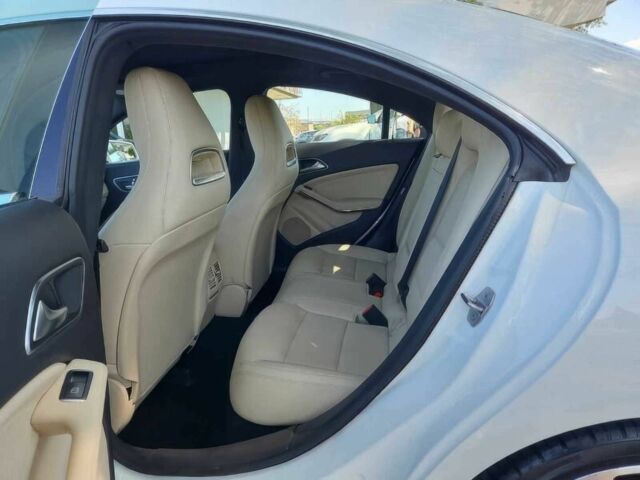 Білий Мерседес ЦЛА-клас, об'ємом двигуна 2 л та пробігом 50 тис. км за 12800 $, фото 10 на Automoto.ua