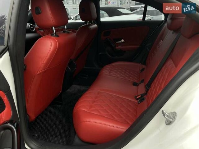 Мерседес ЦЛА-класс 2019 в Киеве на Automoto.ua Белый Мерседес ЦЛА-класс, объемом двигателя 1.46 л и пробегом 145 тыс. км за 31990 $, фото 14 на Automoto.ua